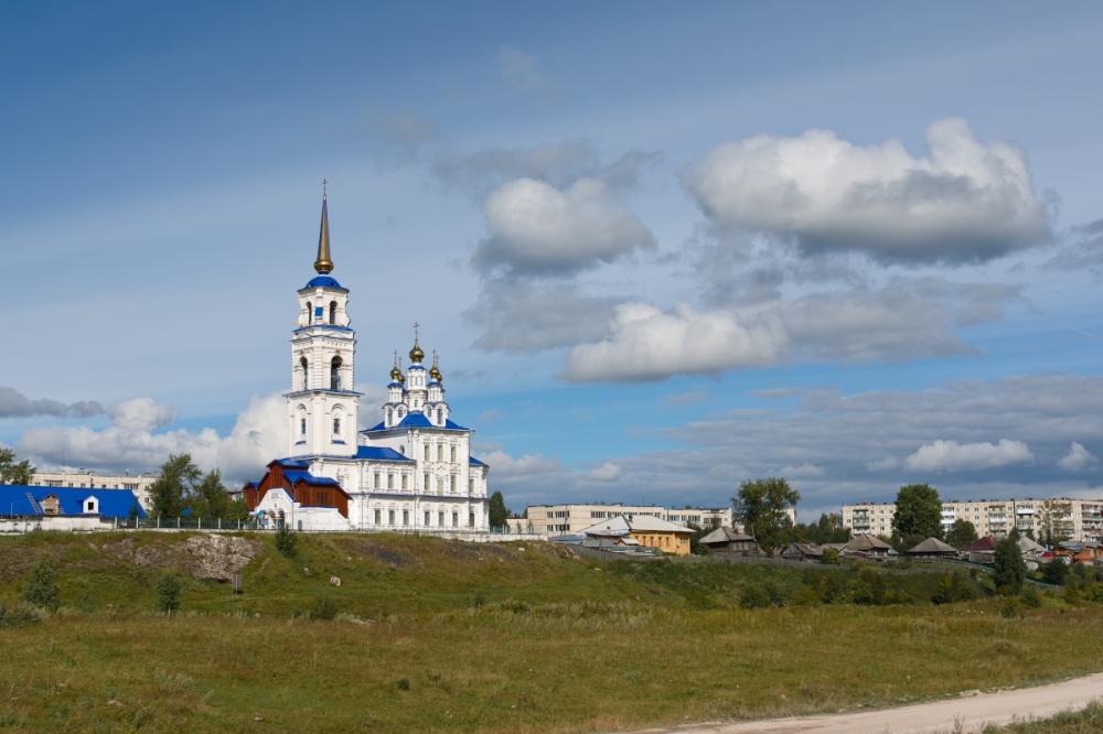 Вид на церковь Петра и Павла в Североуральске