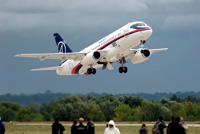 SSJ-100 