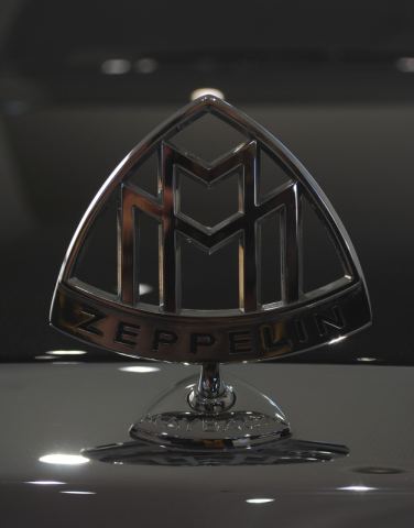 Майбах Цеппелин (ЗНАК на капоте)