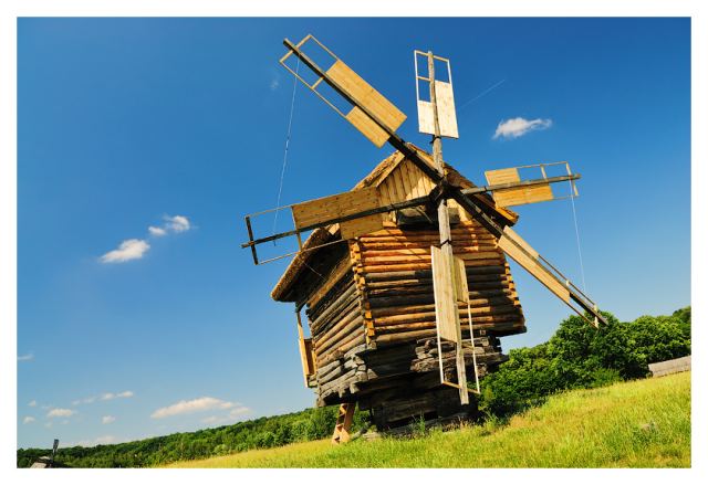 Пирогово, Украина