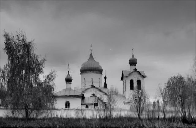  "Храм в водах"