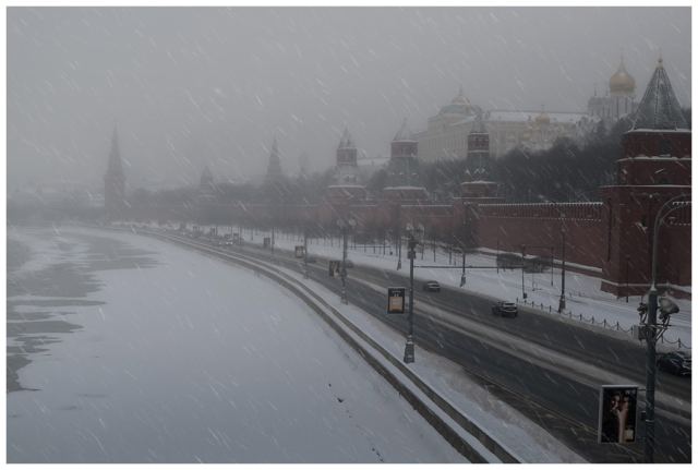 Метель на Москве-реке
