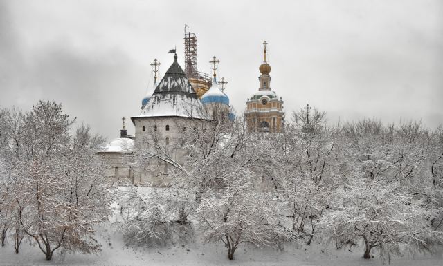 Утонувший в снегу.