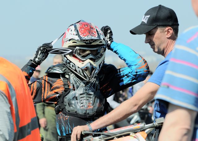 Снимите с меня этот горшок! У меня вся голова чешется!