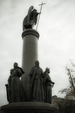 Памятник к 1000-летию Бреста