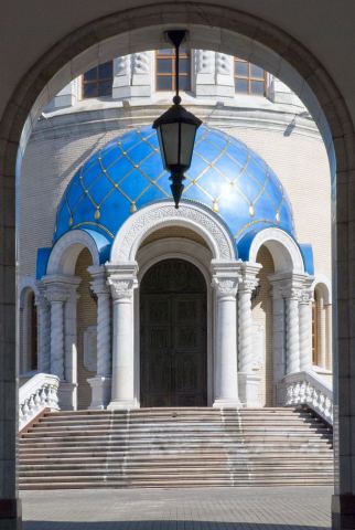 Вход в Храм