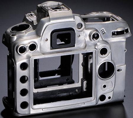 Nikon-D7000-Magnesium-Back.jpg