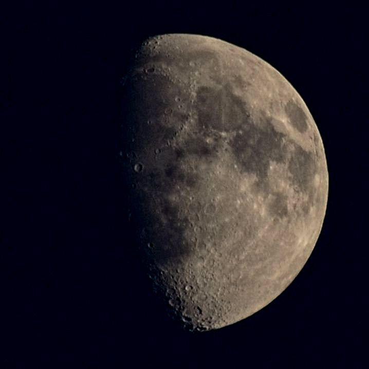 moon.jpg