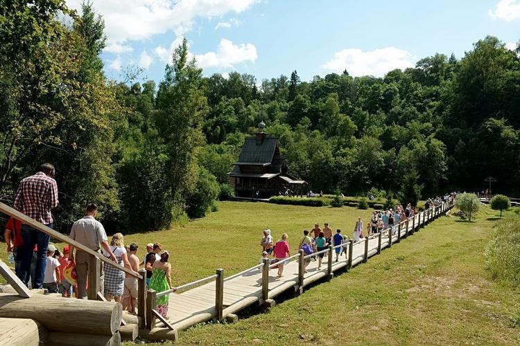 18-140 f9 18mm.JPG