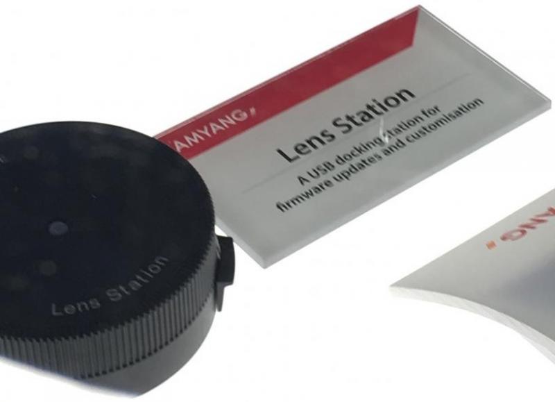 Samyang-USB-docking-station.jpg
