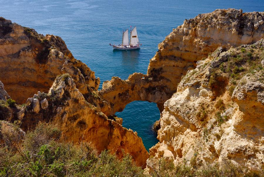 Portugal_romance_small.jpg