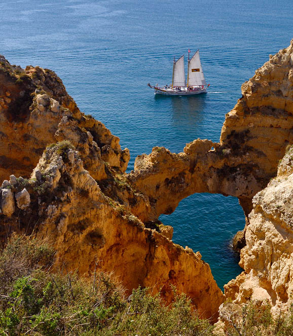 Portugal_romance_small2.jpg