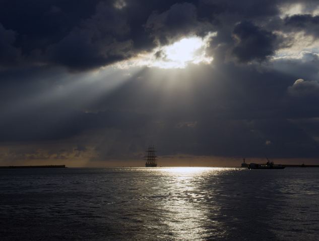 Барк Седов уходит в море_6