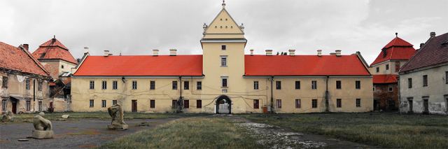Внутренний двор замка