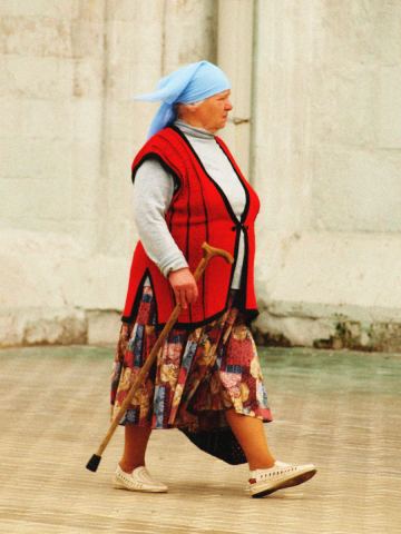 С клюкой или без...